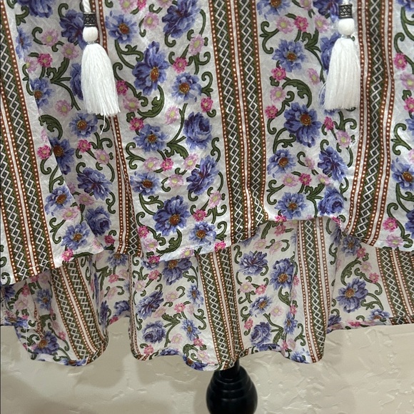 Elegant Floral Stripe Blouse - Picture 5 of 8